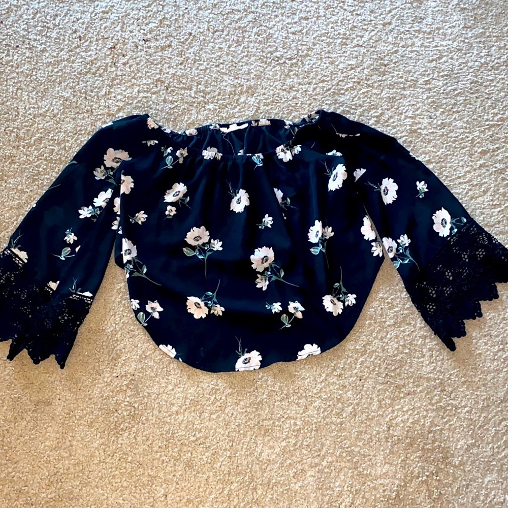 Long sleeved off-the shoulder top